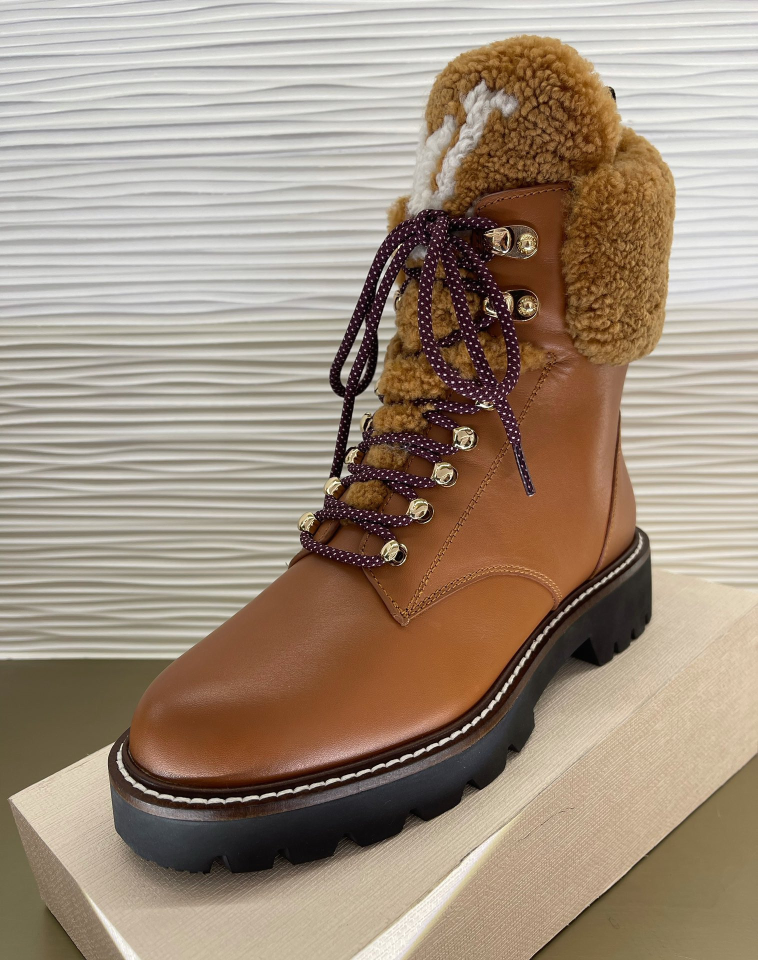 LVT BOOTS