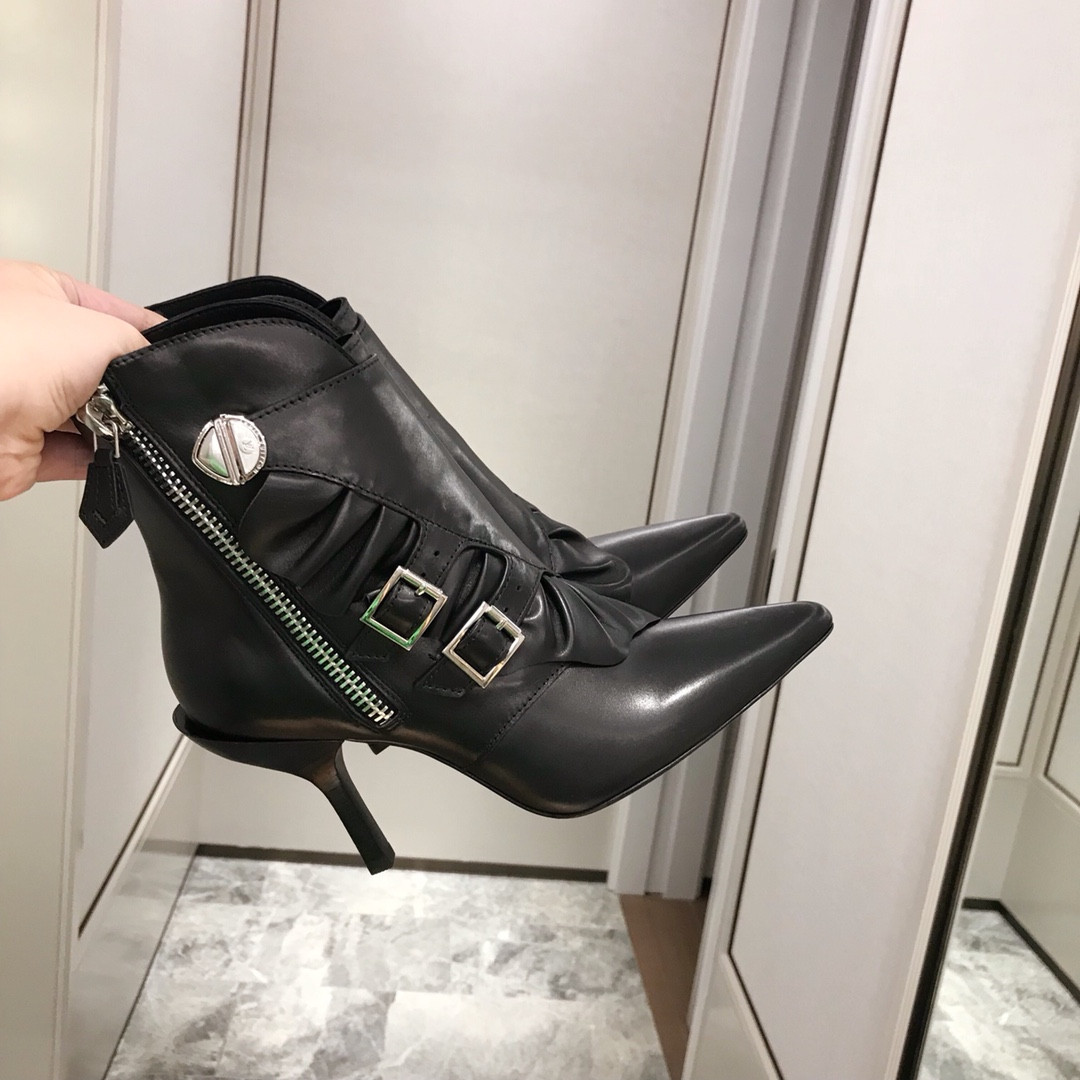 LVT BOOTS