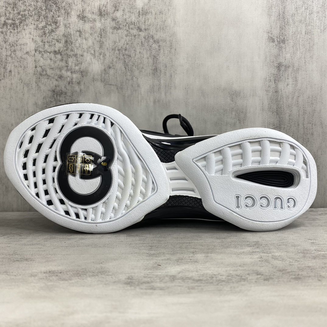 G*u*i sneaker