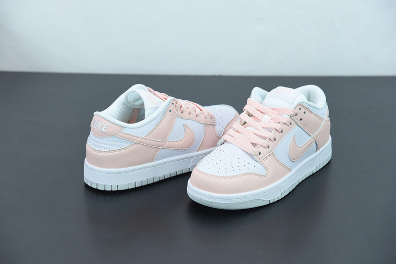 NIKE WMNS DUNK LOW