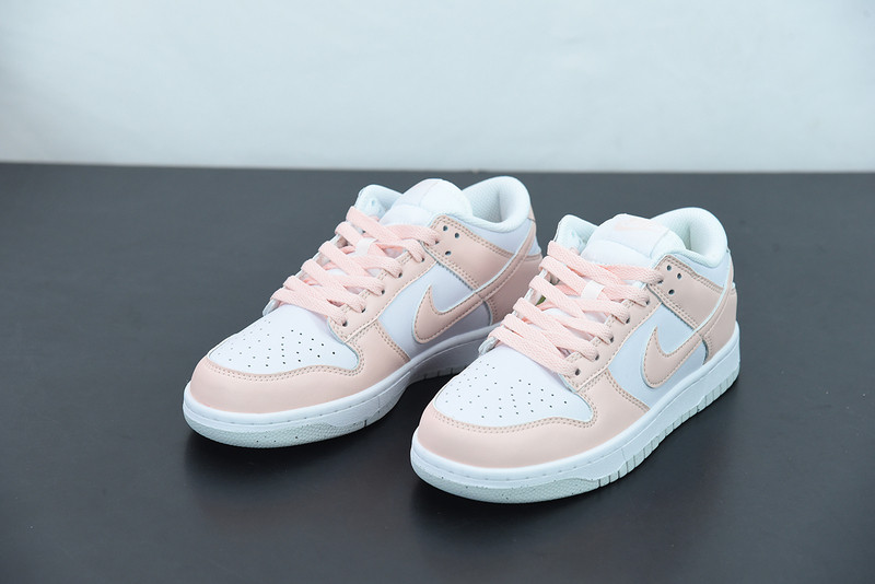 NIKE WMNS DUNK LOW