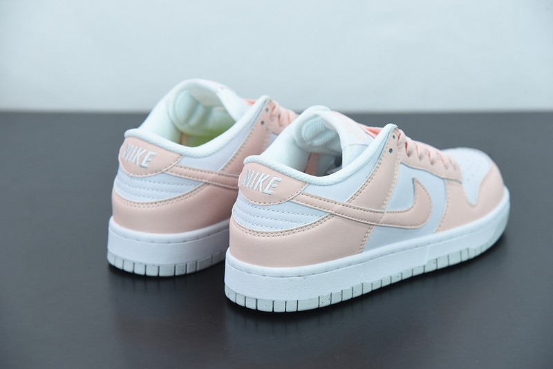 NIKE WMNS DUNK LOW