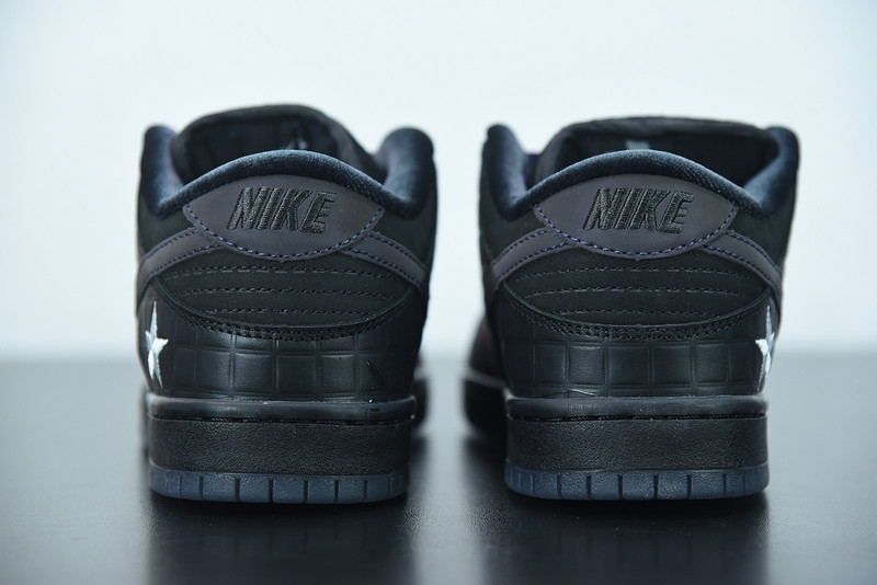 FAMILIA X NIKE SB DUNK LOW FIRST AVENUE DJ1159-001