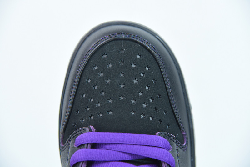 FAMILIA X NIKE SB DUNK LOW FIRST AVENUE DJ1159-001