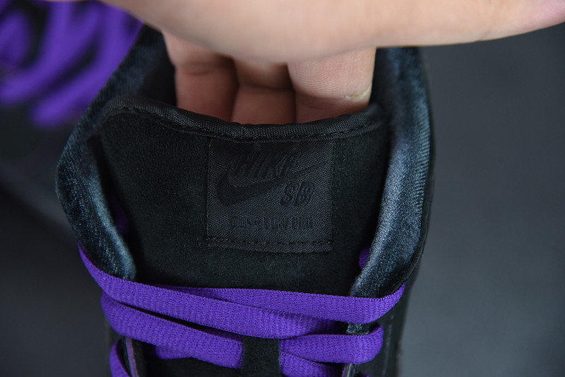 FAMILIA X NIKE SB DUNK LOW FIRST AVENUE DJ1159-001
