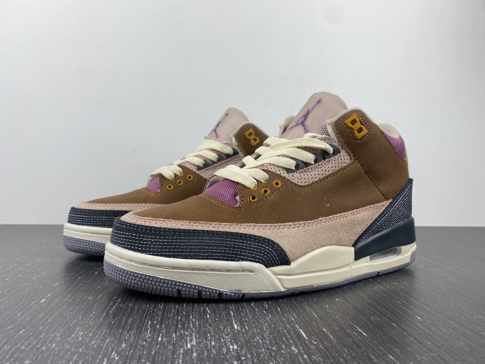 AIR JORDAN 3 WINTERIZED “ARCHAEO BROWN” DR8869-200