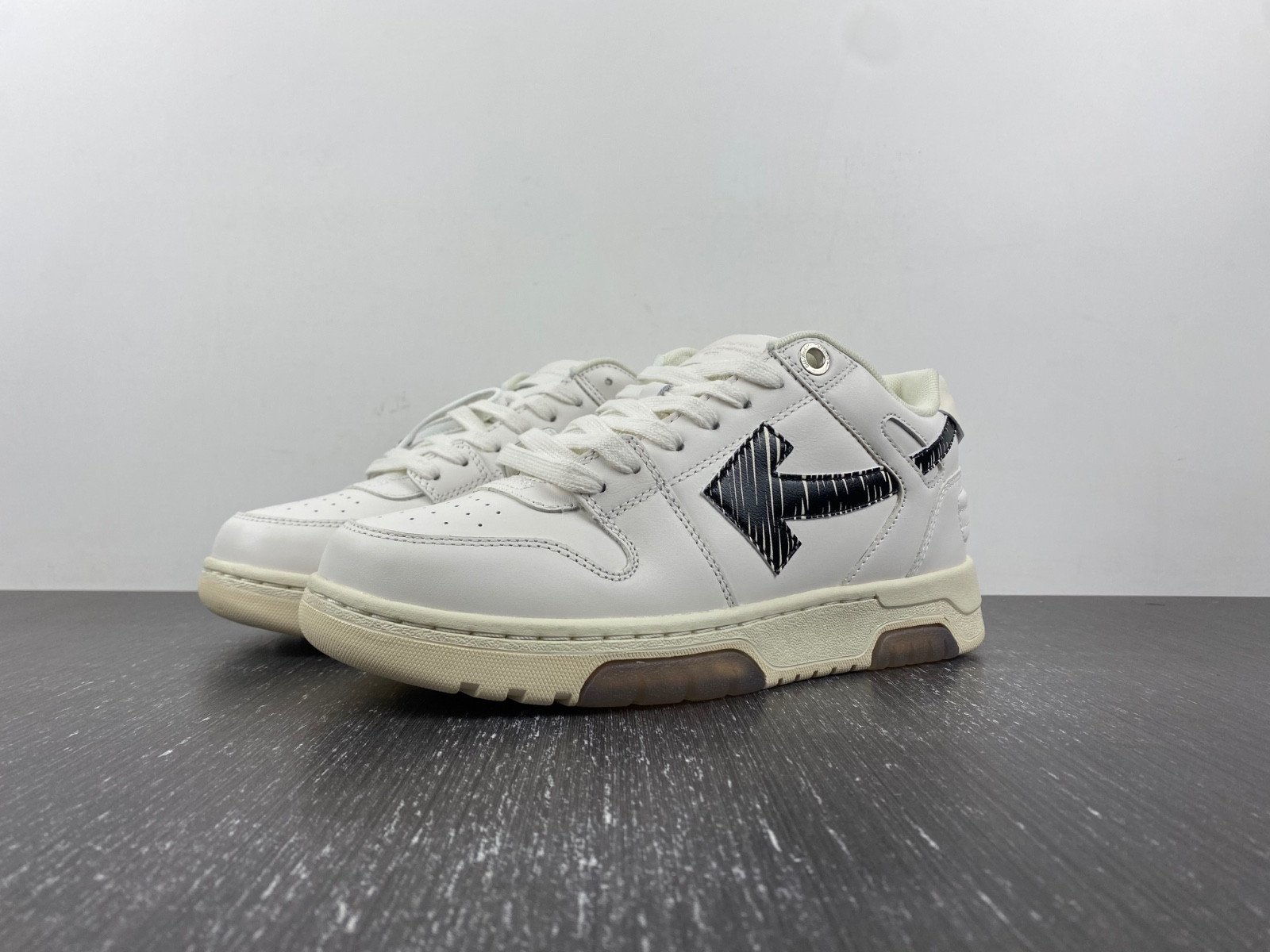 OF™ C/O VIRGIL ABLOH OUT OF OFFICE LOW-TOP LEATHER SNEAKERS ‘OOO“