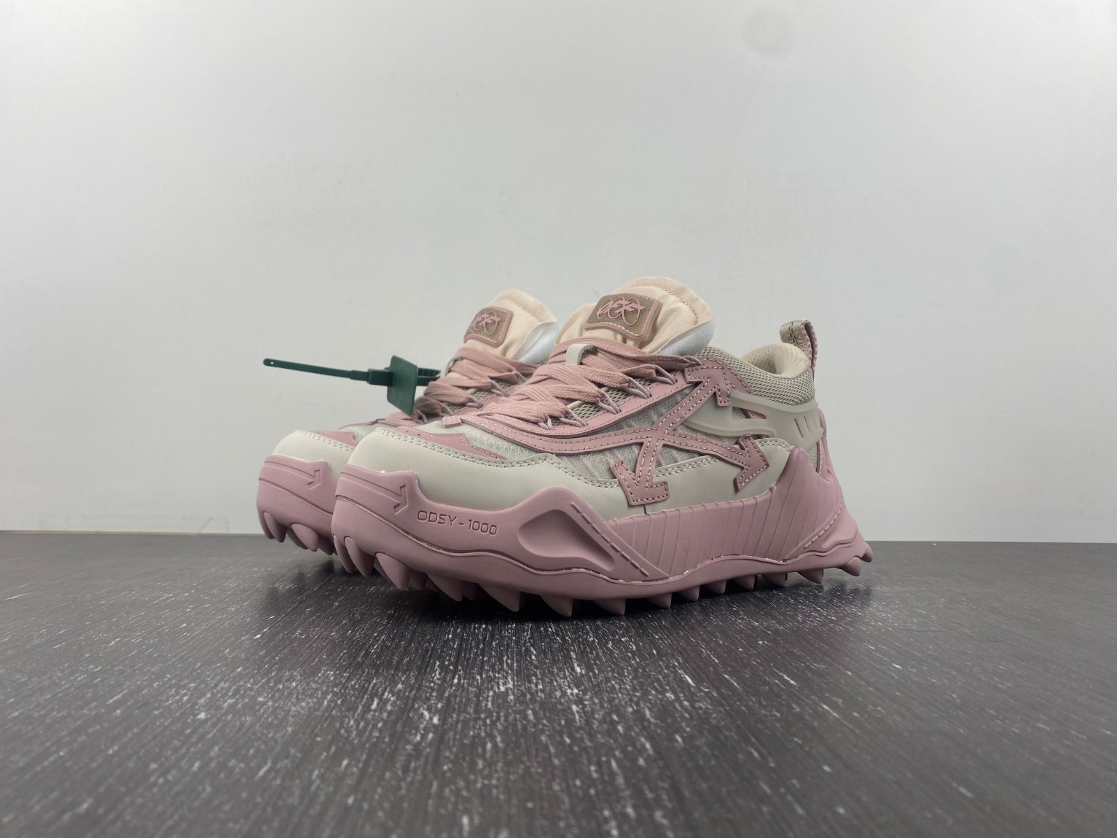 OF C/O ODSY-1000 SNEAKER