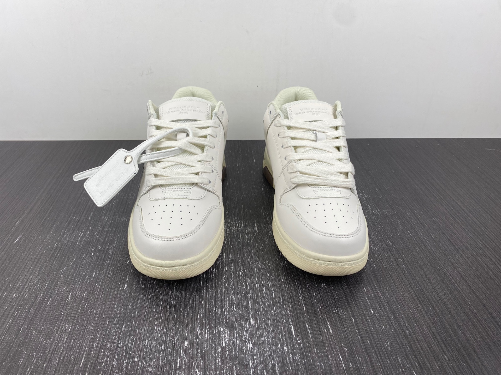 OF™ C/O VIRGIL ABLOH OUT OF OFFICE LOW-TOP LEATHER SNEAKERS ‘OOO“