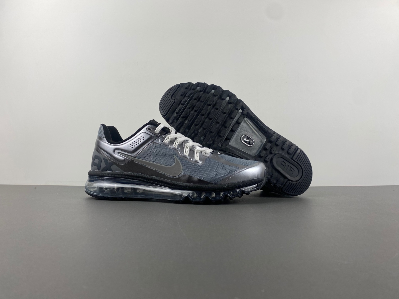 Nike Air Max 2013 "Metallic Cool Grey" HQ3481-099