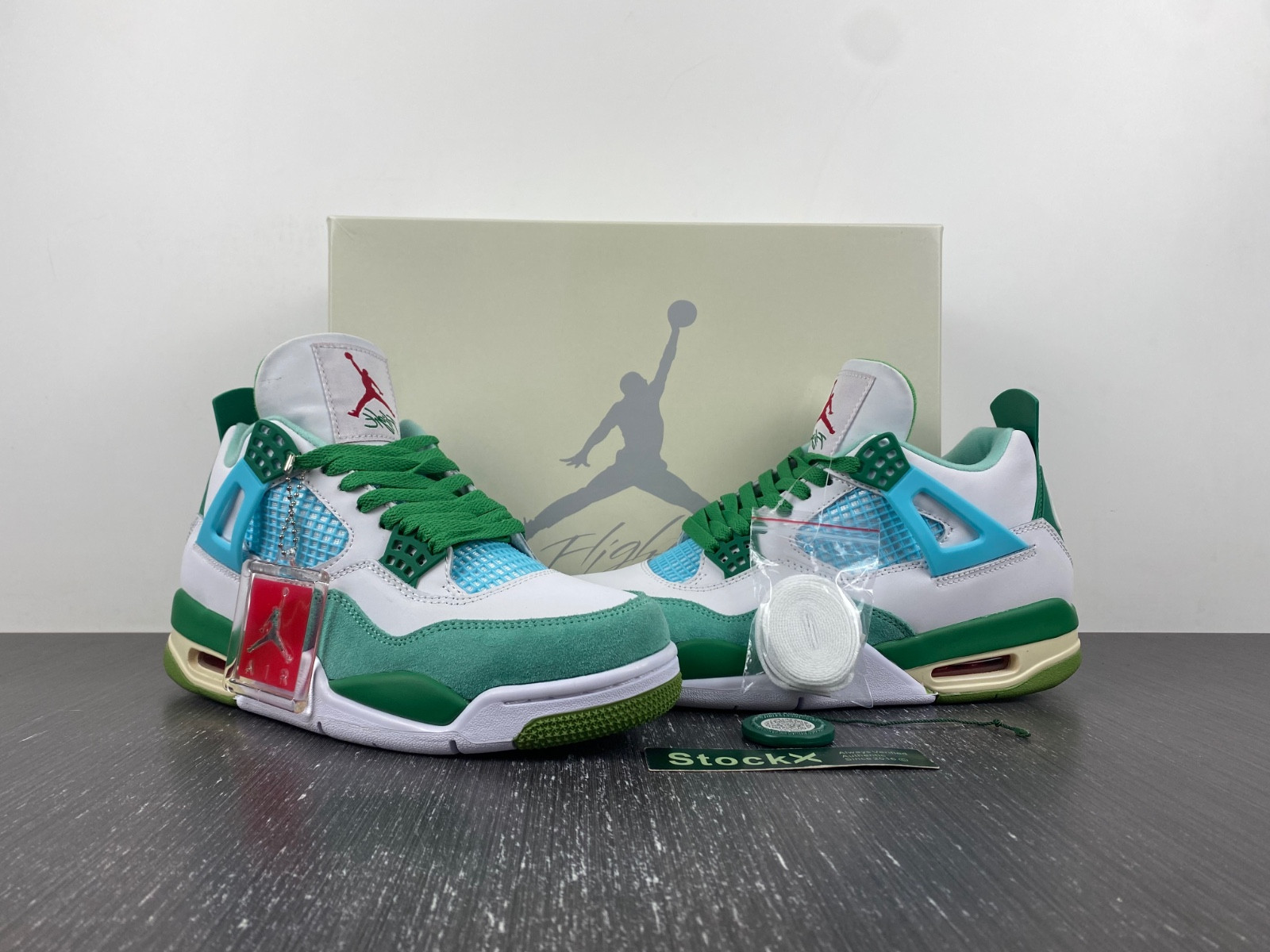 Air Jordan 4 PE SB