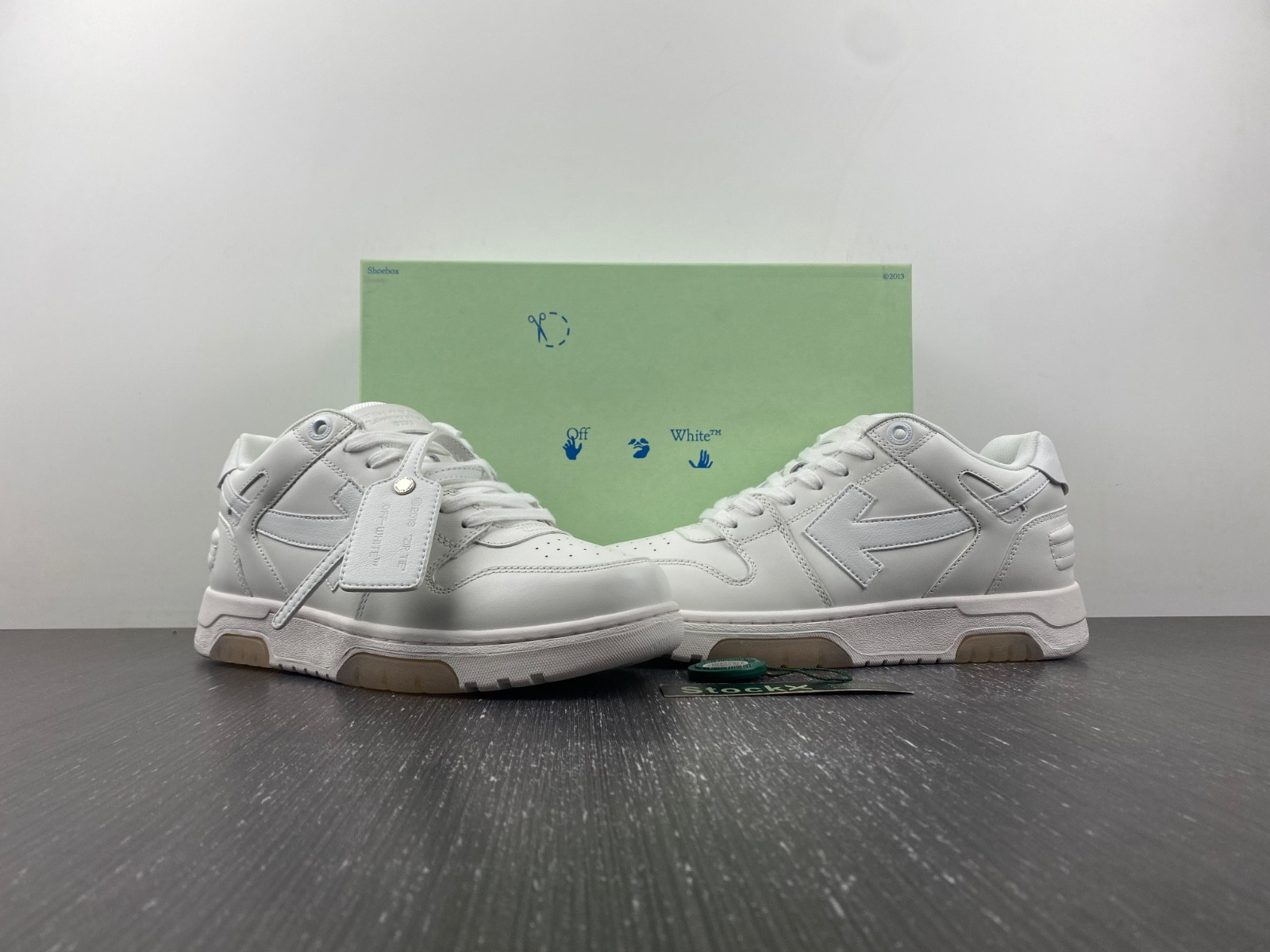 OF™ C/O VIRGIL ABLOH OUT OF OFFICE LOW-TOP LEATHER SNEAKERS ‘OOO“