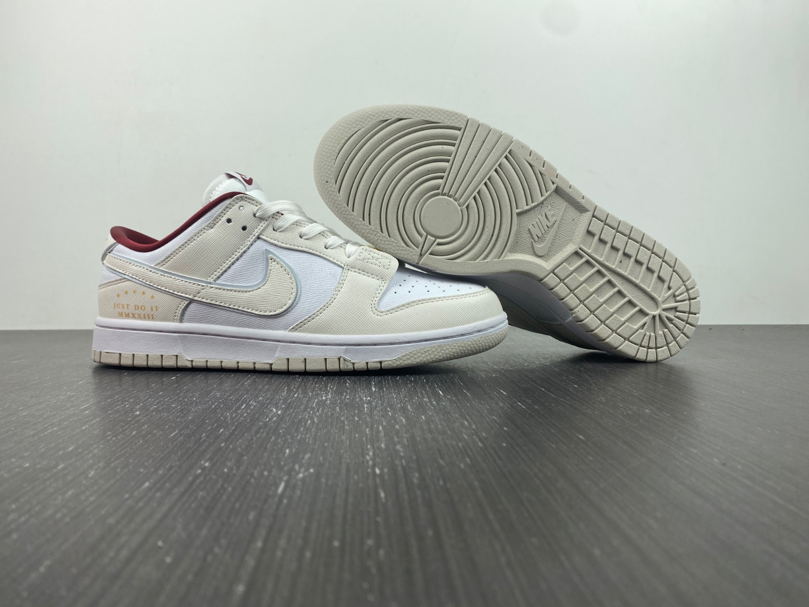 Nike WMNS DUNK LOW SE