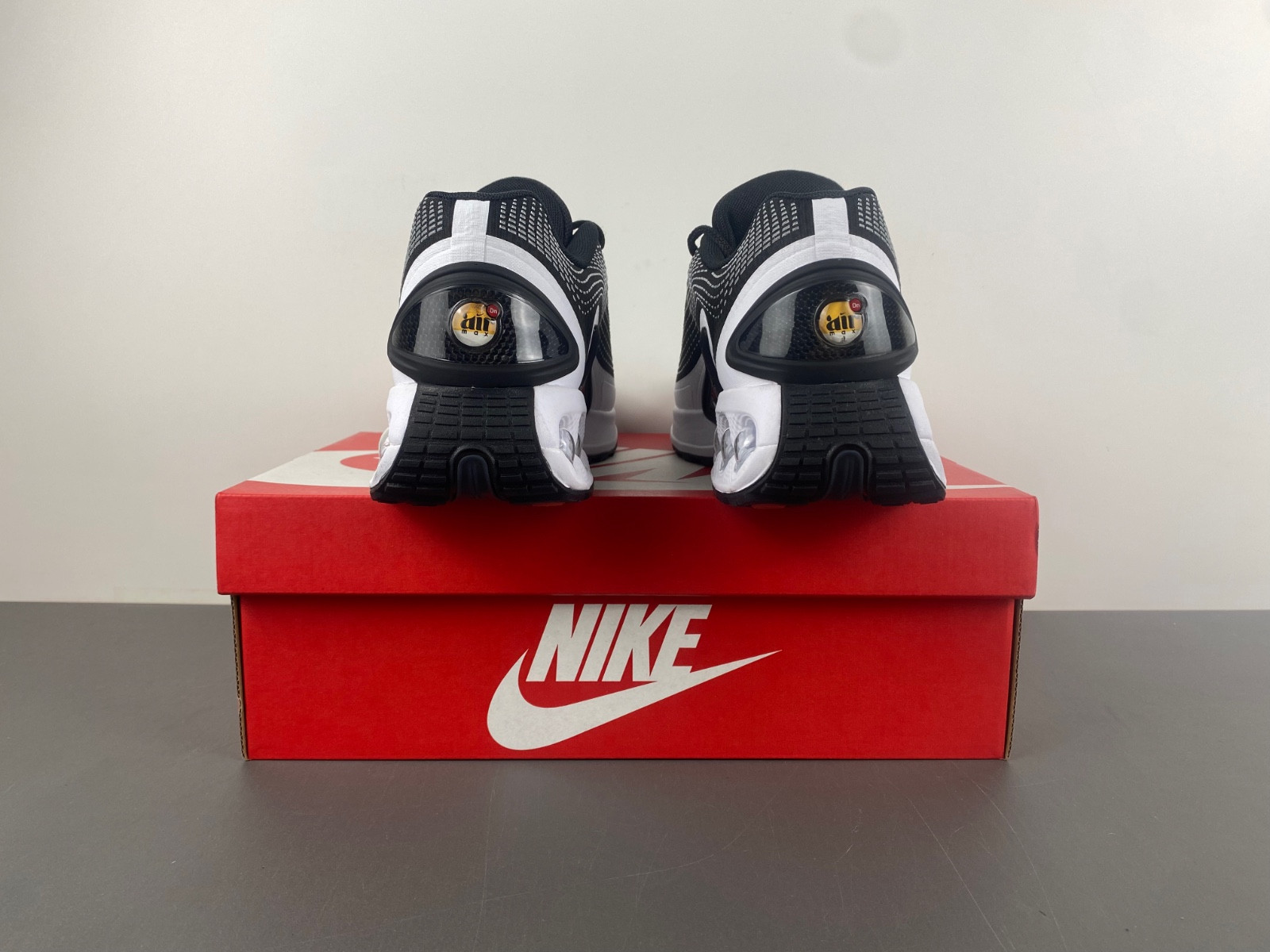 Nike Air Max Dn "Black/White" DV3337-003