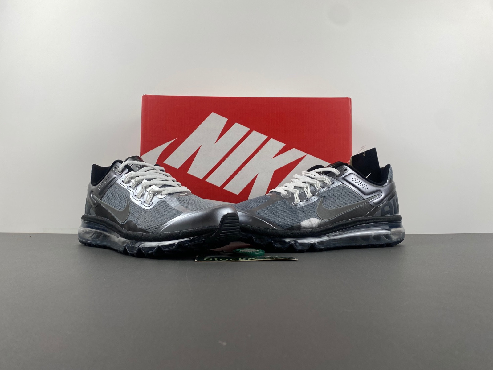 Nike Air Max 2013 "Metallic Cool Grey" HQ3481-099