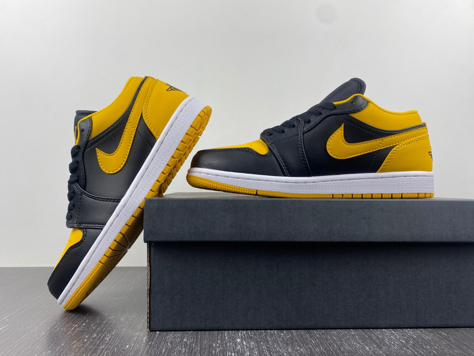 Air Jordan 1 Low “Yellow Ochre” 553558-072