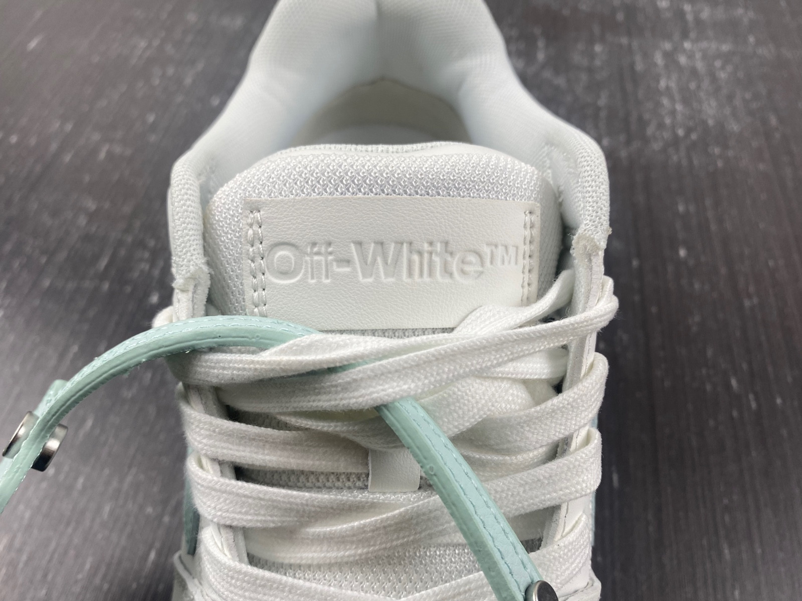 OF™ C/O VIRGIL ABLOH OUT OF OFFICE LOW-TOP LEATHER SNEAKERS ‘OOO“