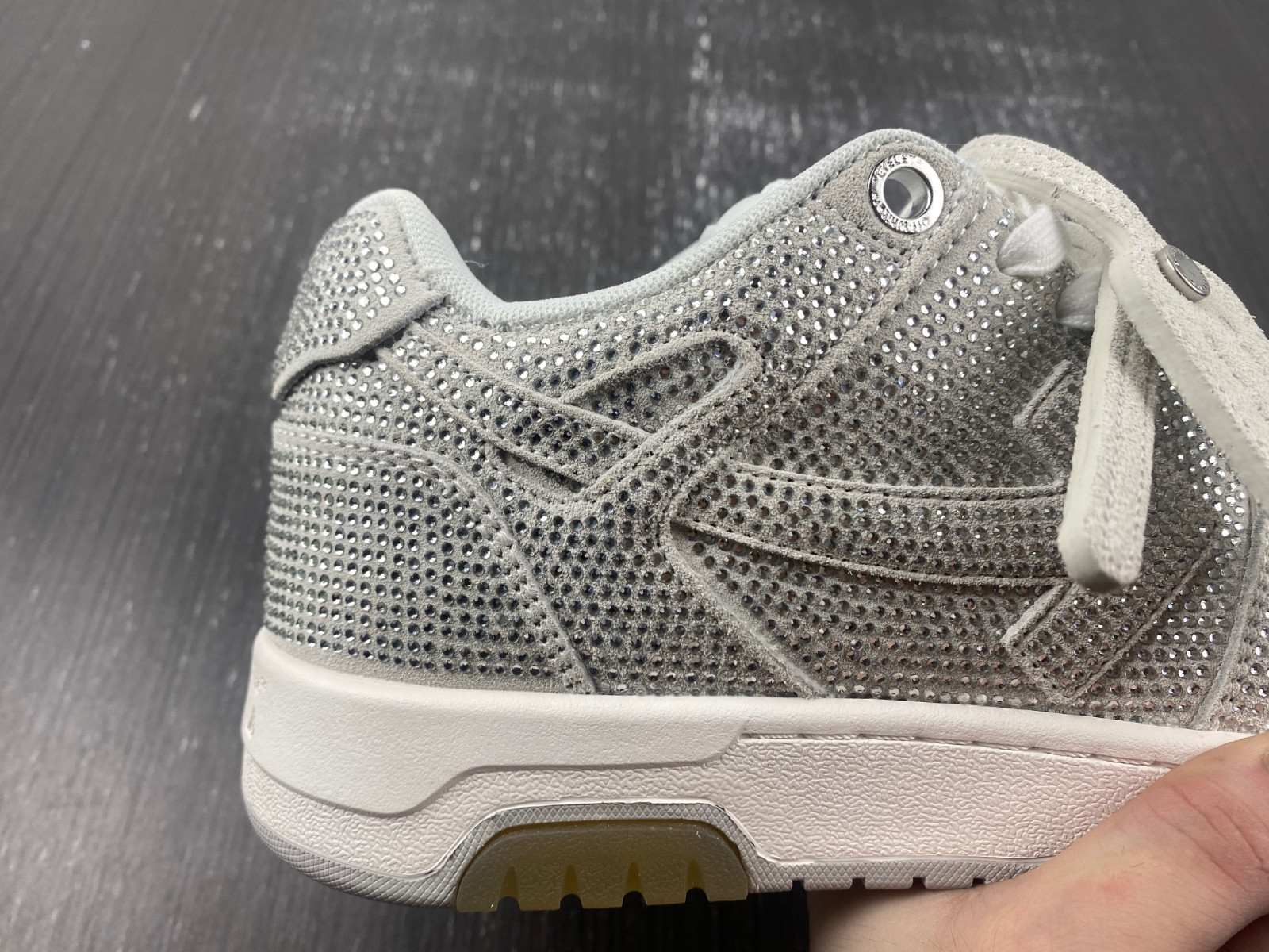 OF™ C/O VIRGIL ABLOH OUT OF OFFICE LOW-TOP LEATHER SNEAKERS ‘OOO“