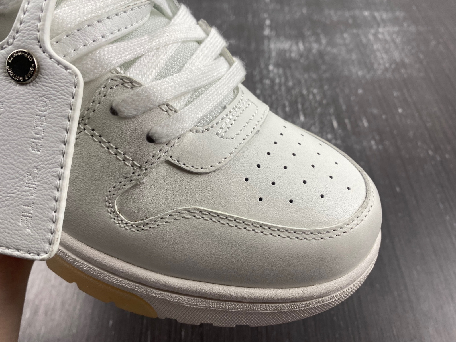 OF™ C/O VIRGIL ABLOH OUT OF OFFICE LOW-TOP LEATHER SNEAKERS ‘OOO“