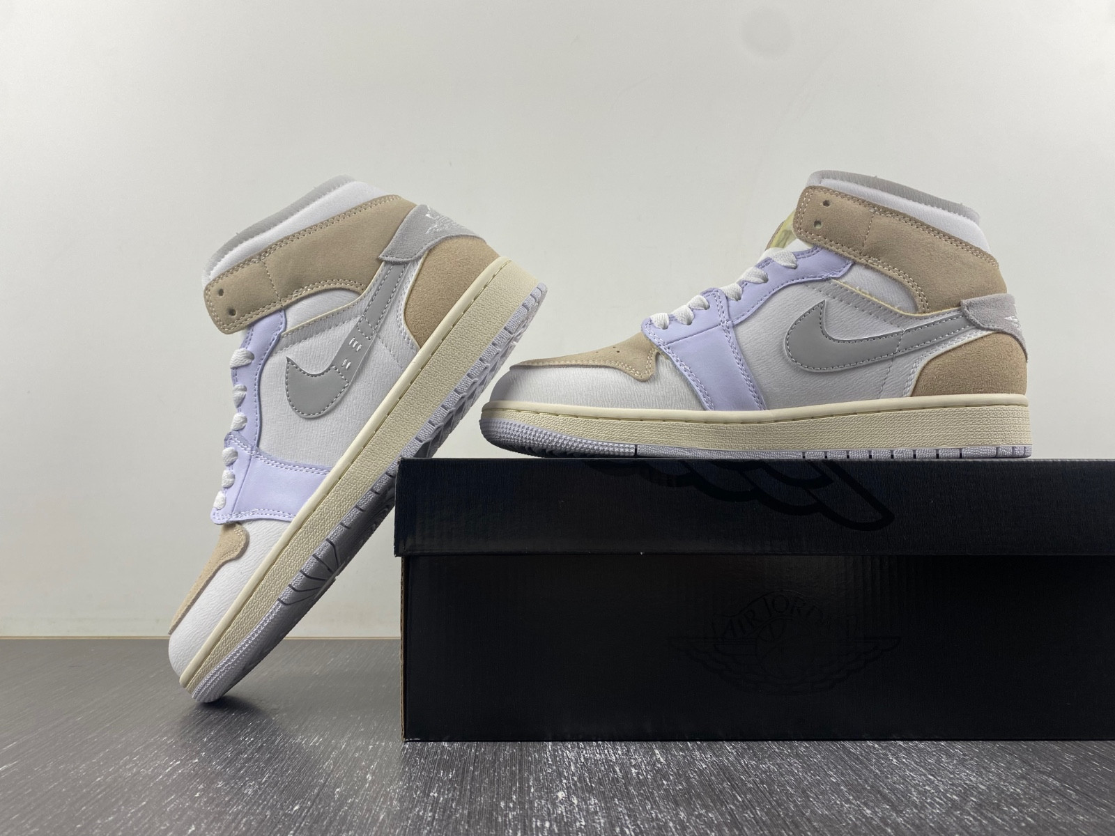 Air Jordan 1 Mid SE Craft 
