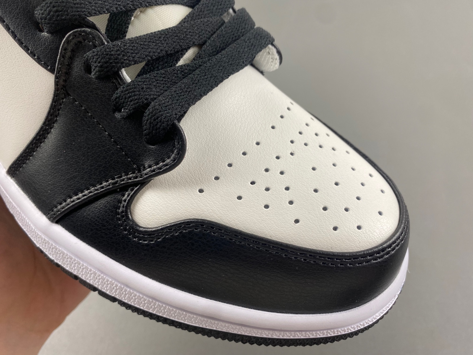 Air Jordan 1 Mid Women