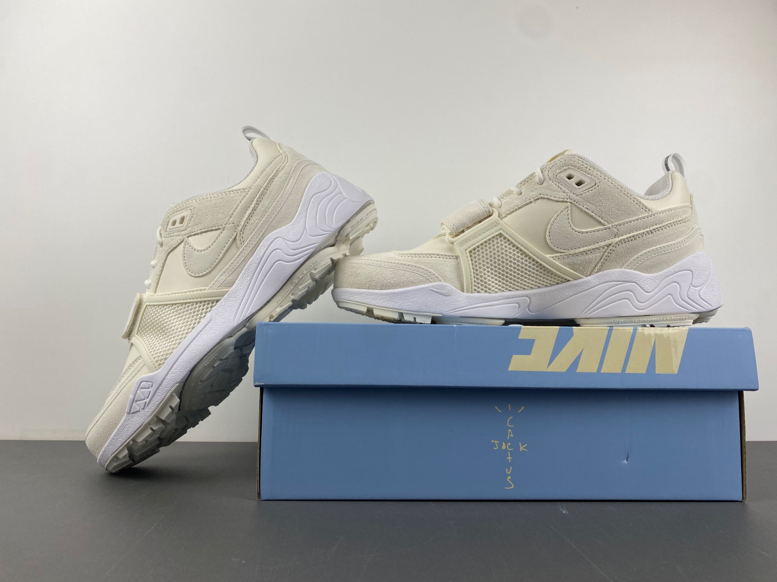 Travis Scott x Nike Shark-A-Don “Sail” HQ3061-100