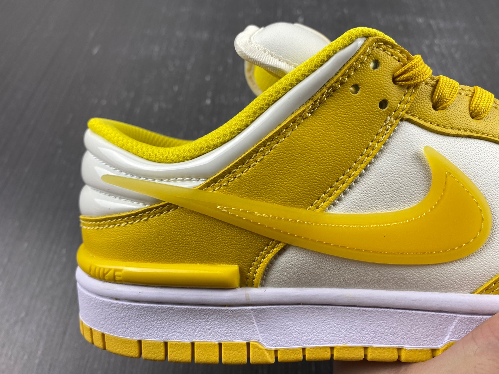 NIKE DUNK LOW TWIST “VIVID SULFUR” DZ2794-100