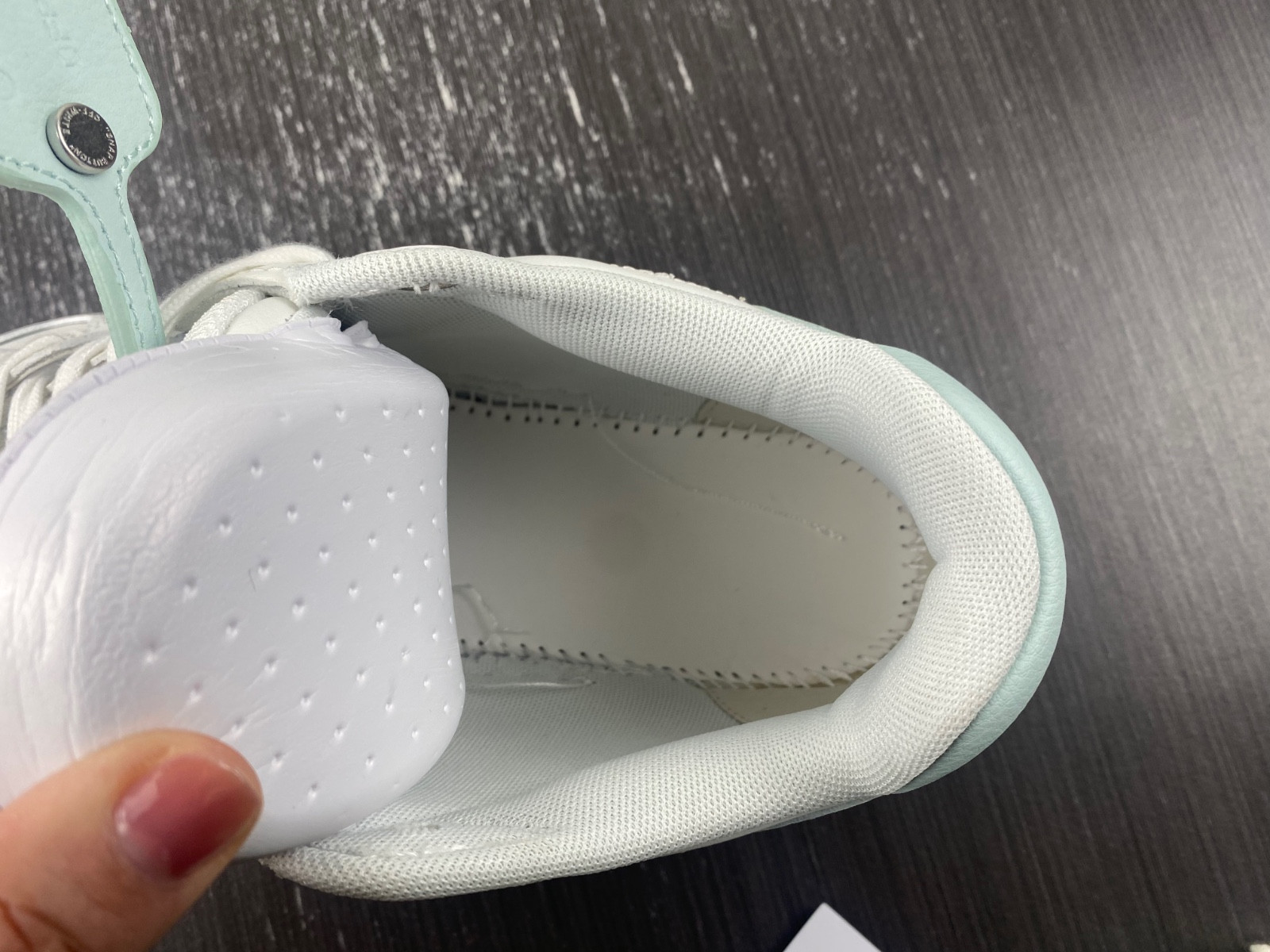 OF™ C/O VIRGIL ABLOH OUT OF OFFICE LOW-TOP LEATHER SNEAKERS ‘OOO“