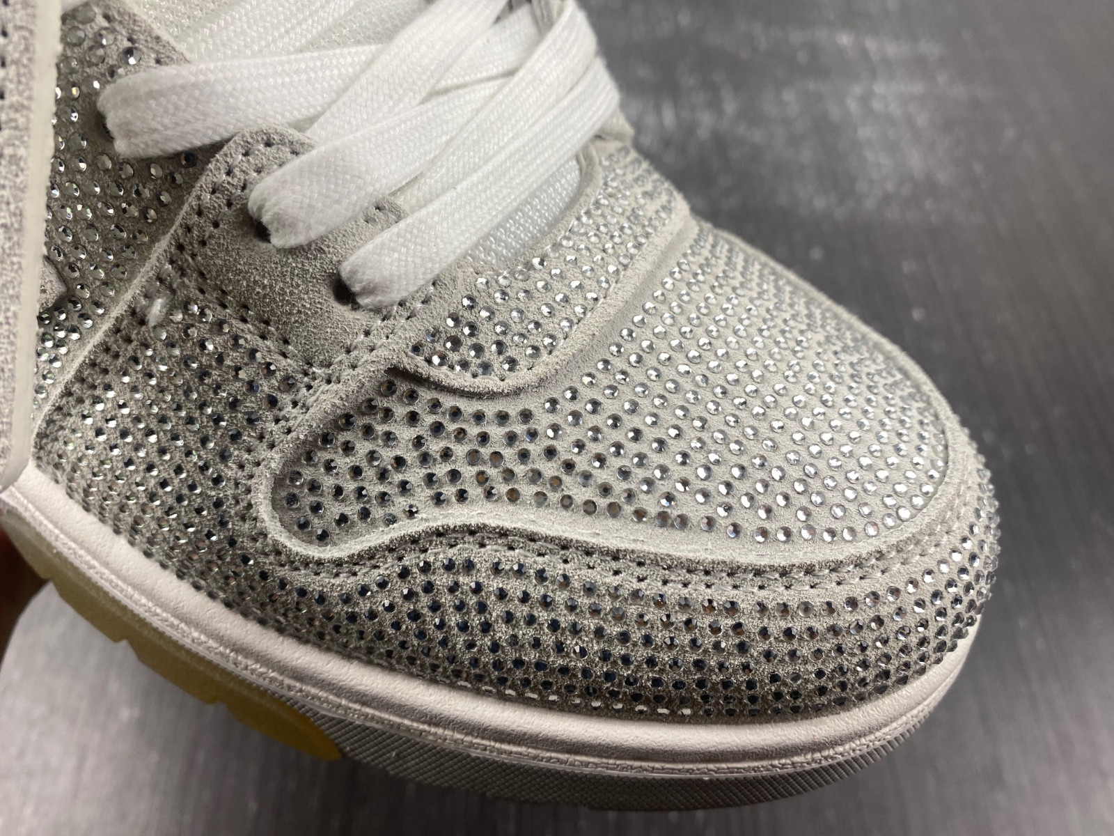 OF™ C/O VIRGIL ABLOH OUT OF OFFICE LOW-TOP LEATHER SNEAKERS ‘OOO“