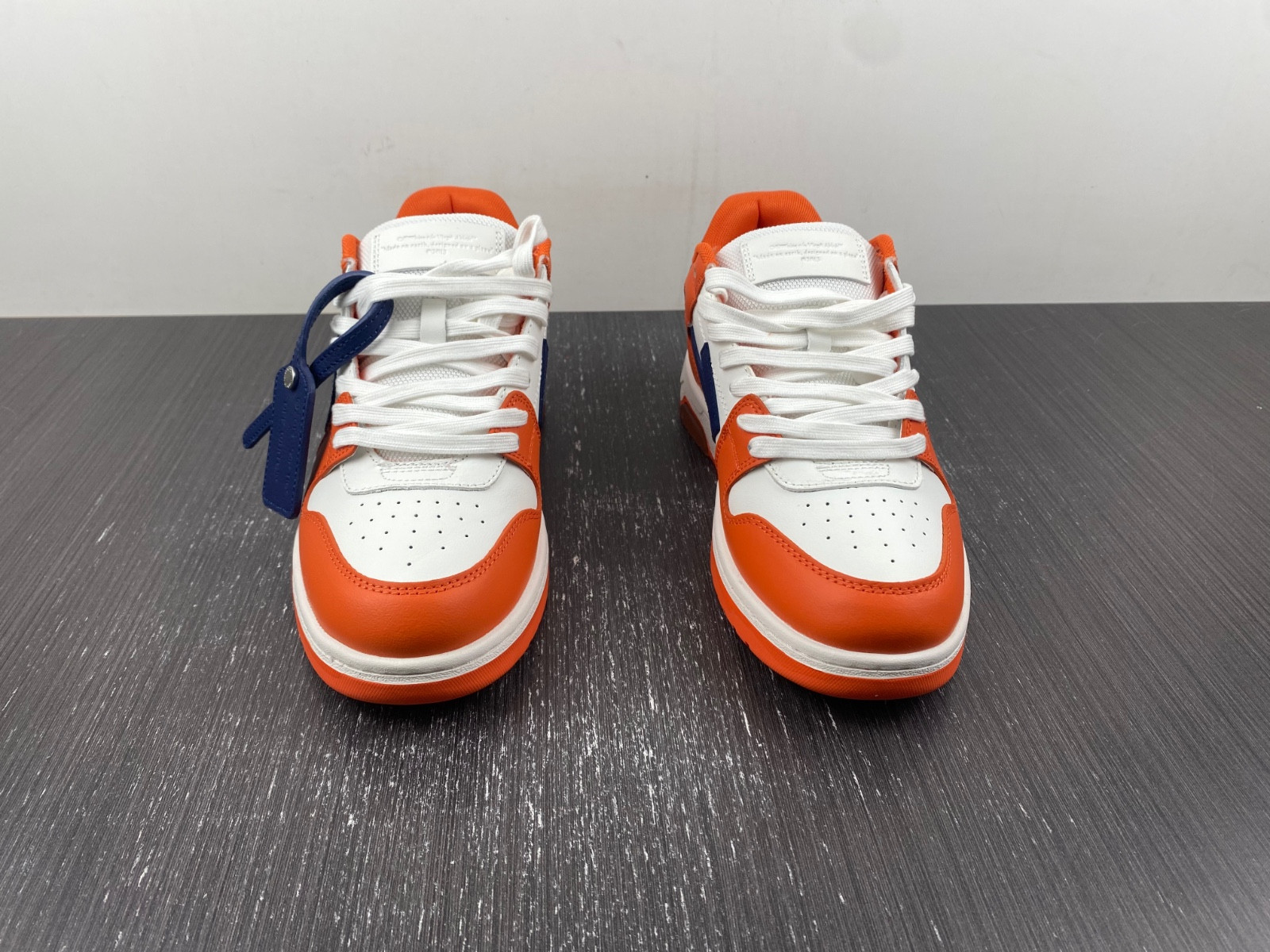 OF™ C/O VIRGIL ABLOH OUT OF OFFICE LOW-TOP LEATHER SNEAKERS ‘OOO“