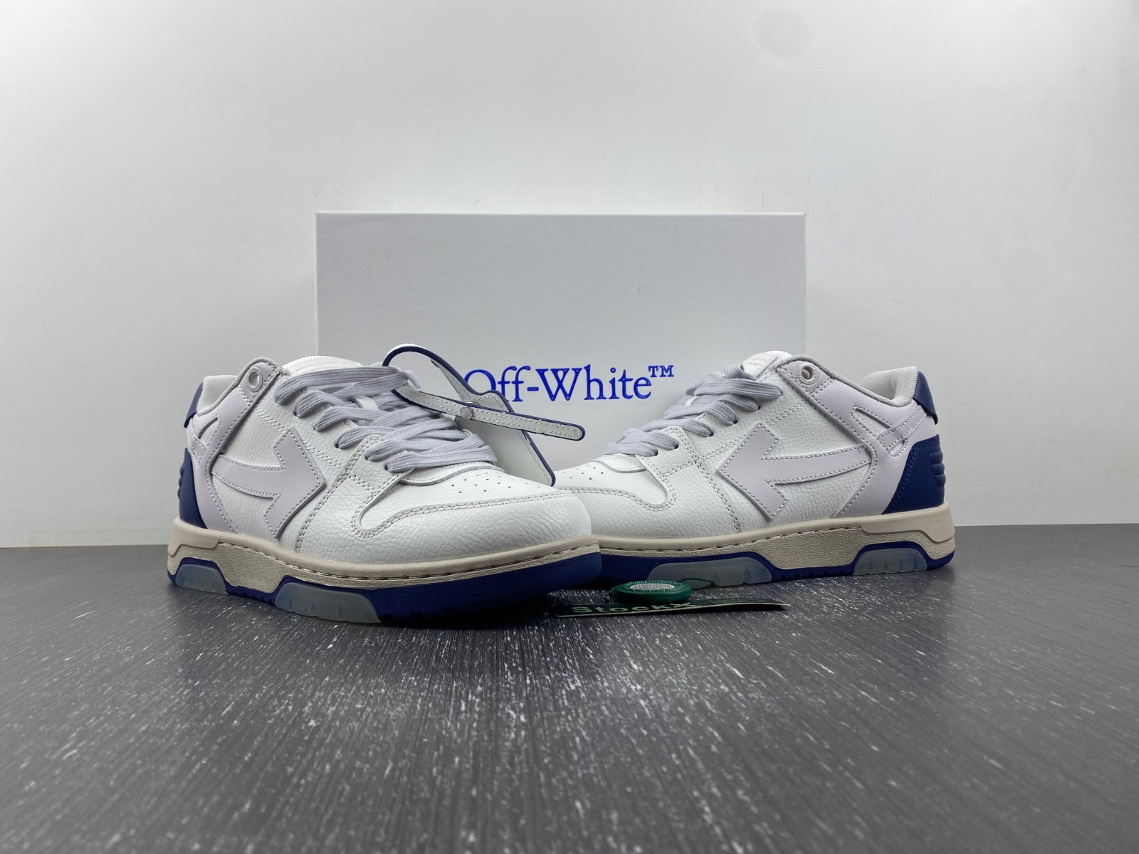 OF™ C/O VIRGIL ABLOH OUT OF OFFICE LOW-TOP LEATHER SNEAKERS ‘OOO“