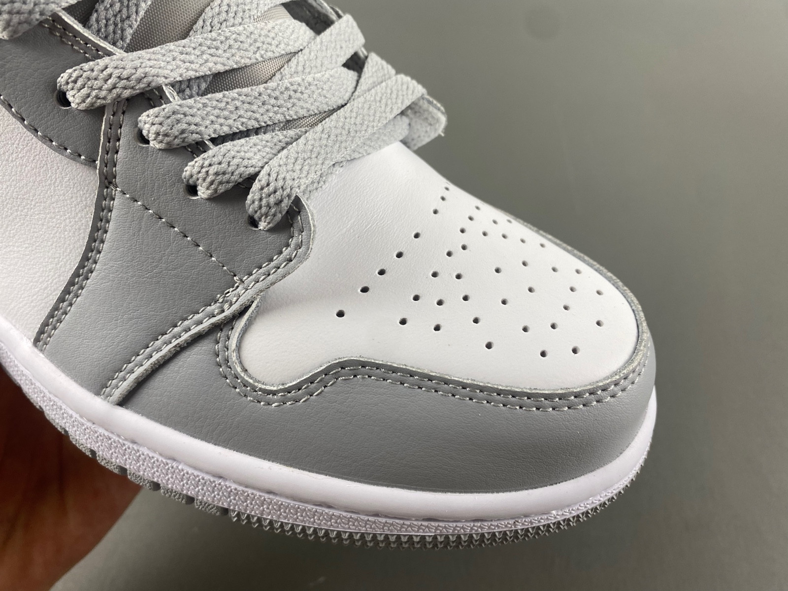 Air Jordan 1 Mid Midnight Navy DQ8426-104