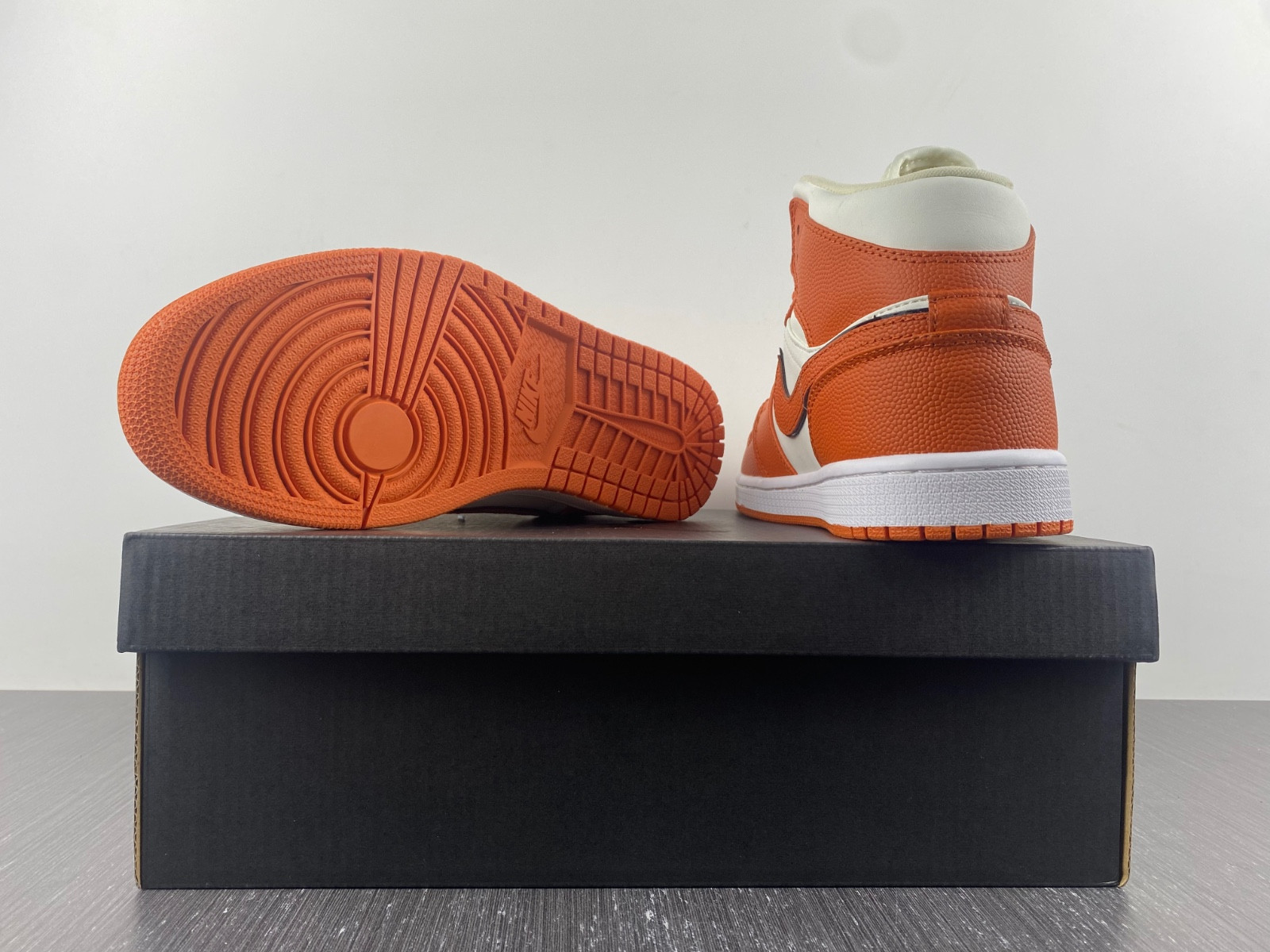 Air Jordan 1 Mid SE “Sport Spice” DV1302-100
