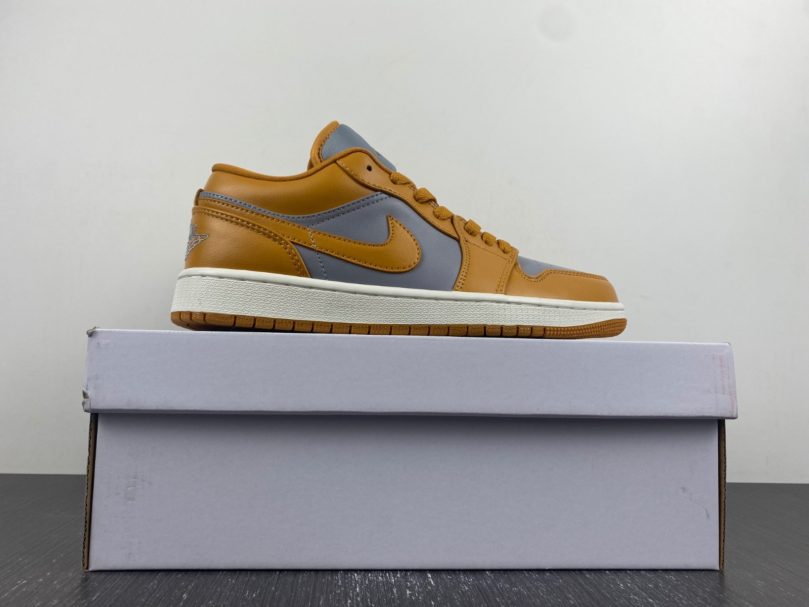 Air Jordan 1 Low Curry Grey DC0774-020