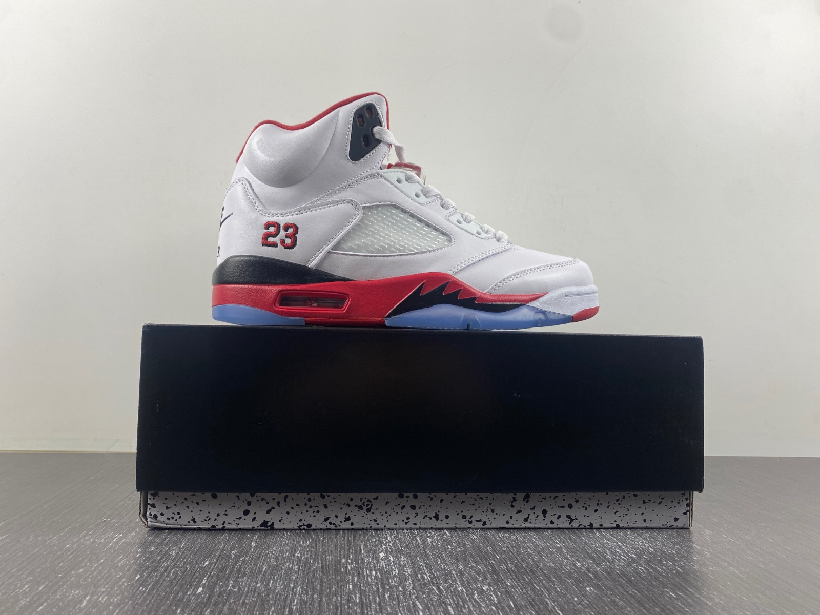 Air Jordan 5 Retro
