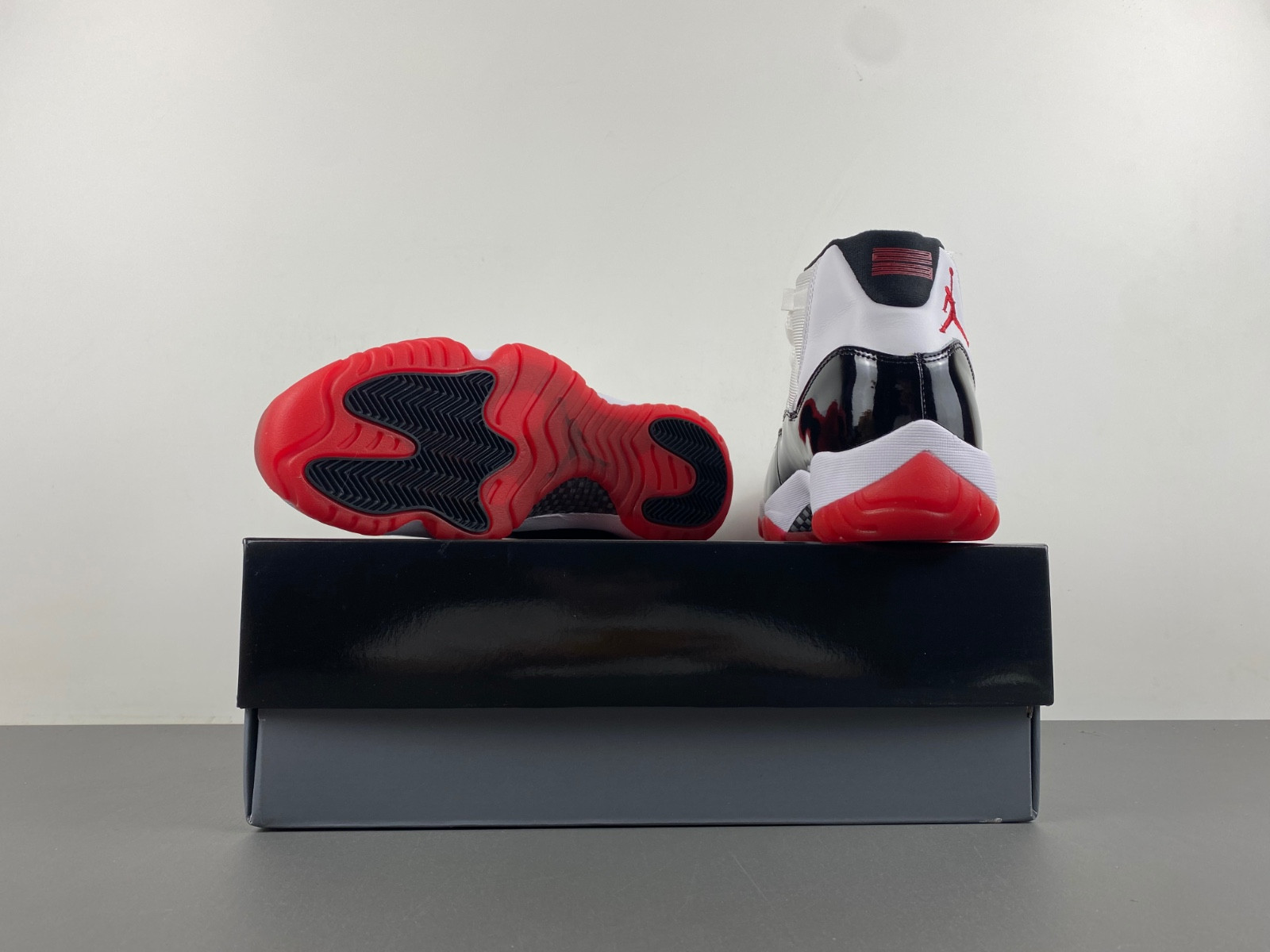 Air Jordan 11 Retro “Concord Bred” CT8012-106