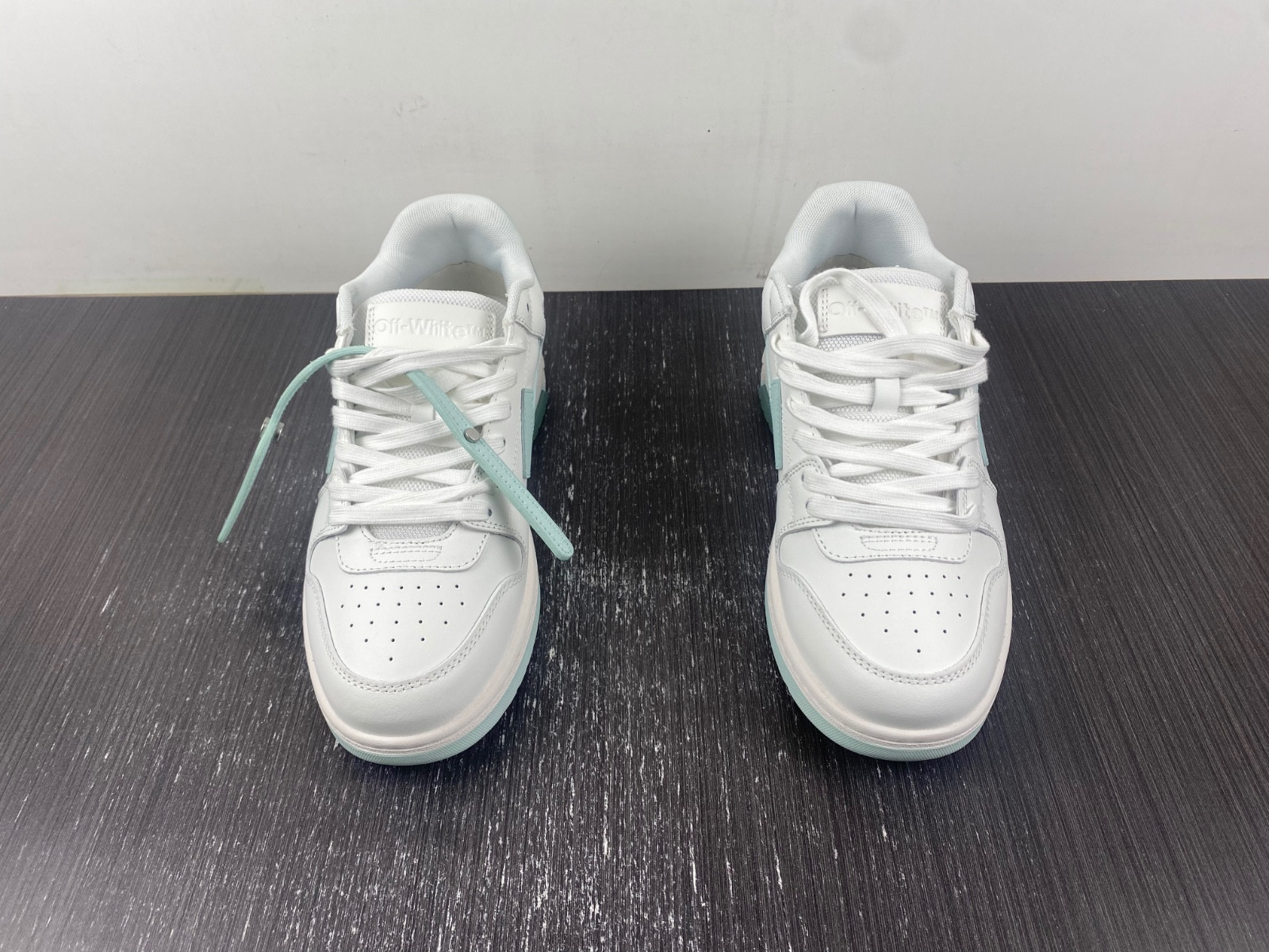 OF™ C/O VIRGIL ABLOH OUT OF OFFICE LOW-TOP LEATHER SNEAKERS ‘OOO“