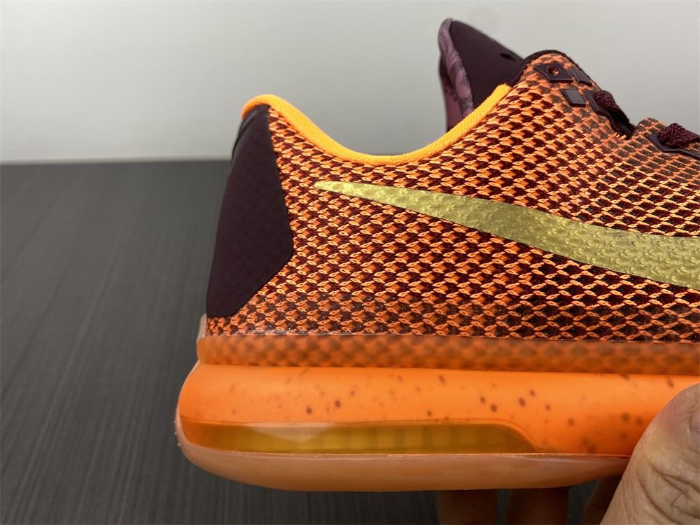 NIKE ZOOM KOBE 10