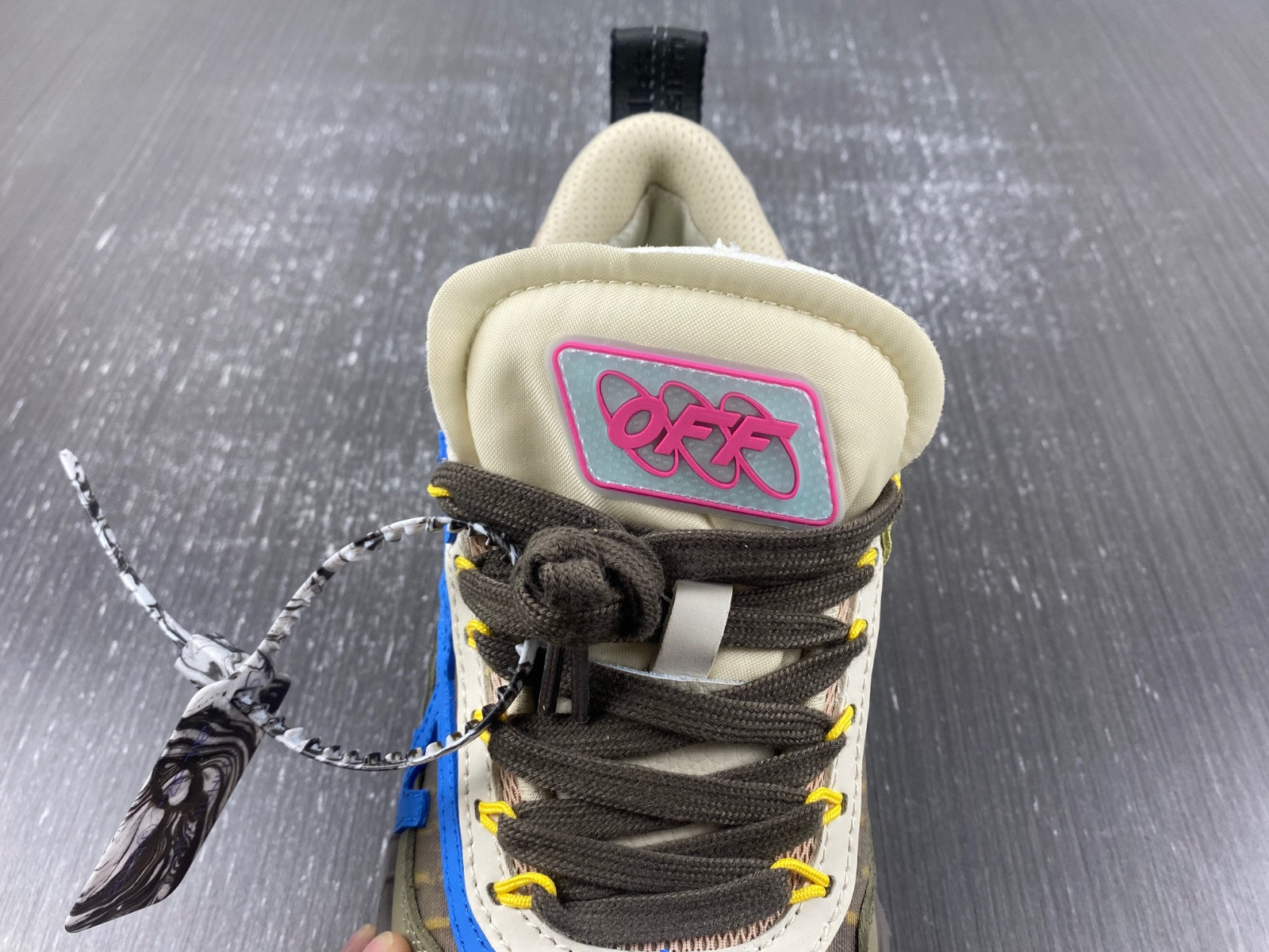 OF C/O ODSY-1000 SNEAKER