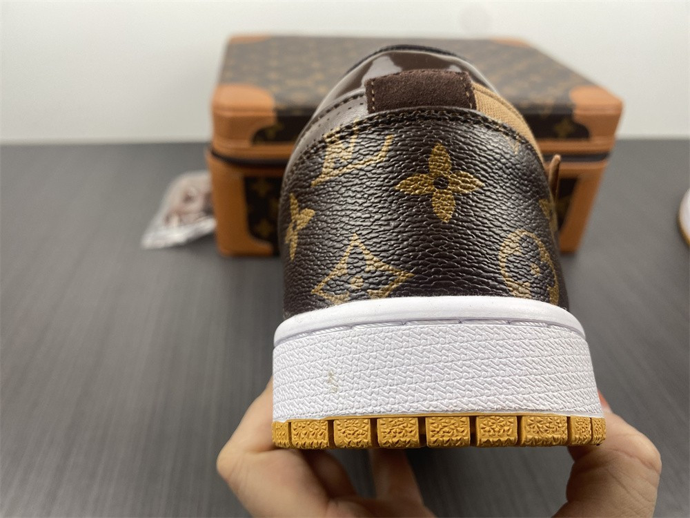 AIR JORDAN 1 OF-LVT AQ0818-158-1