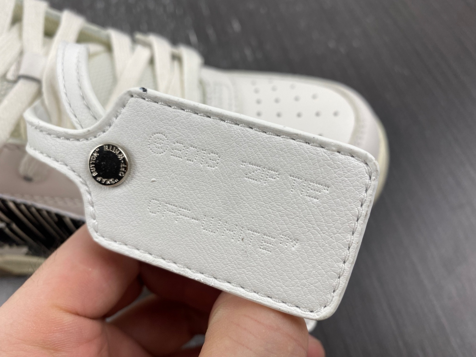 OF™ C/O VIRGIL ABLOH OUT OF OFFICE LOW-TOP LEATHER SNEAKERS ‘OOO“