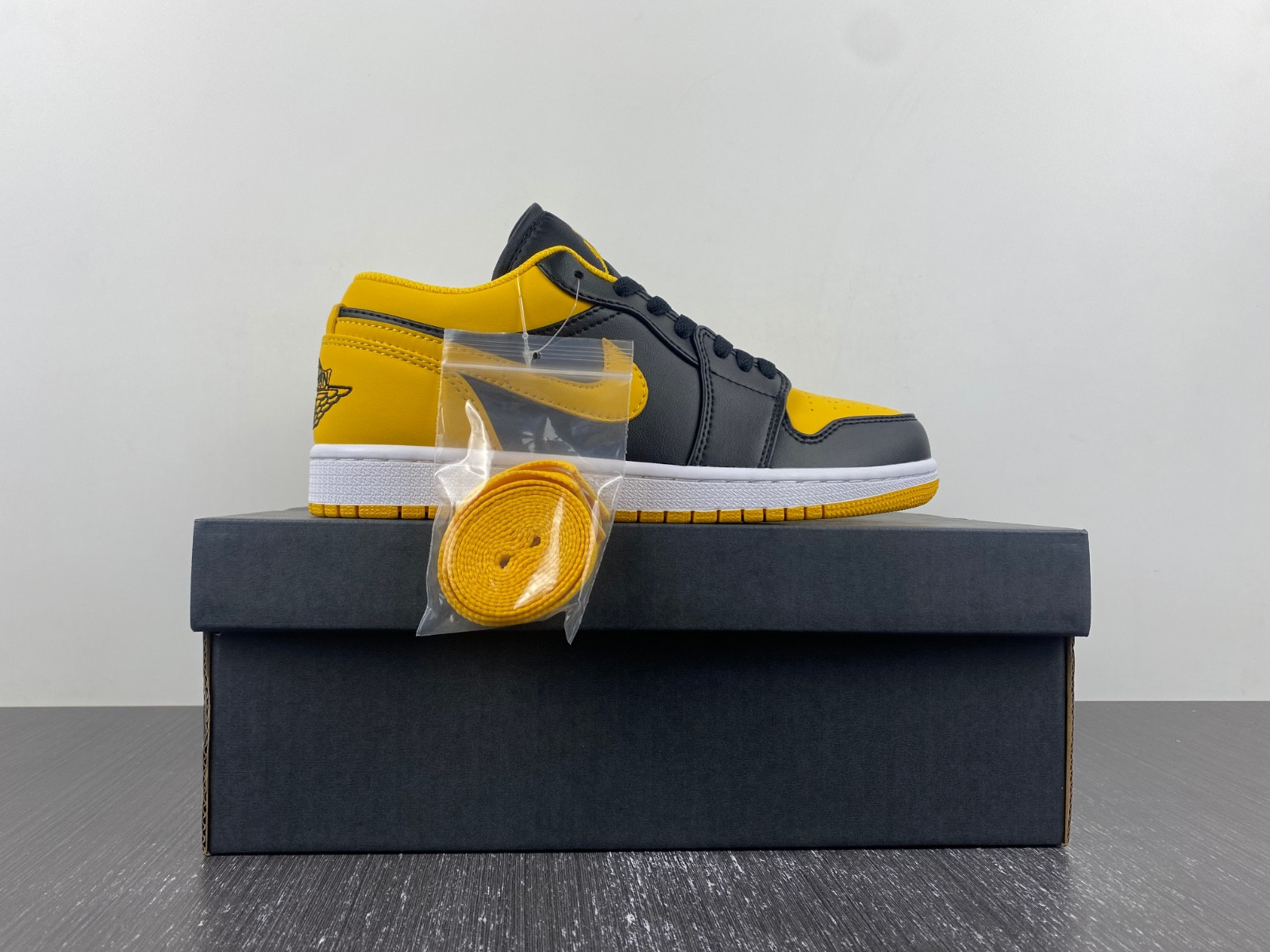 Air Jordan 1 Low “Yellow Ochre” 553558-072