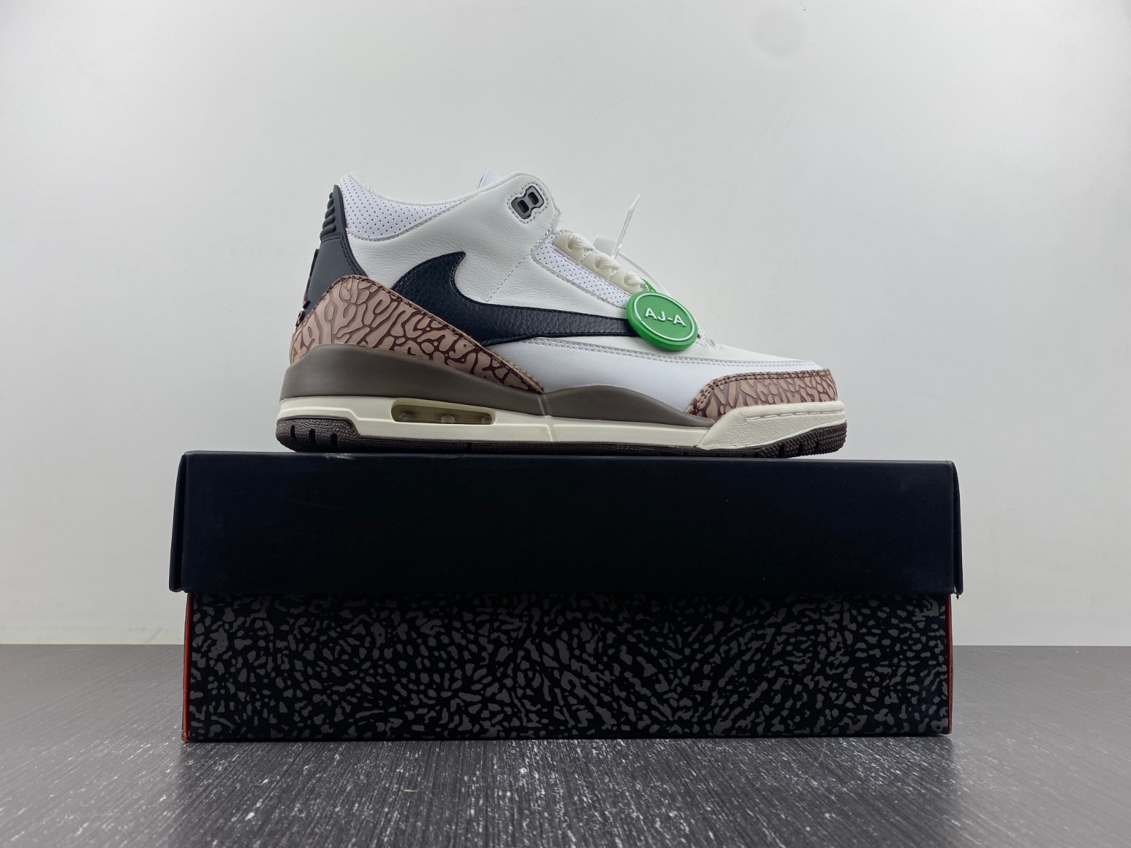 Air Jordan 3 "Palomino" Wear and breathable retro 136064-168