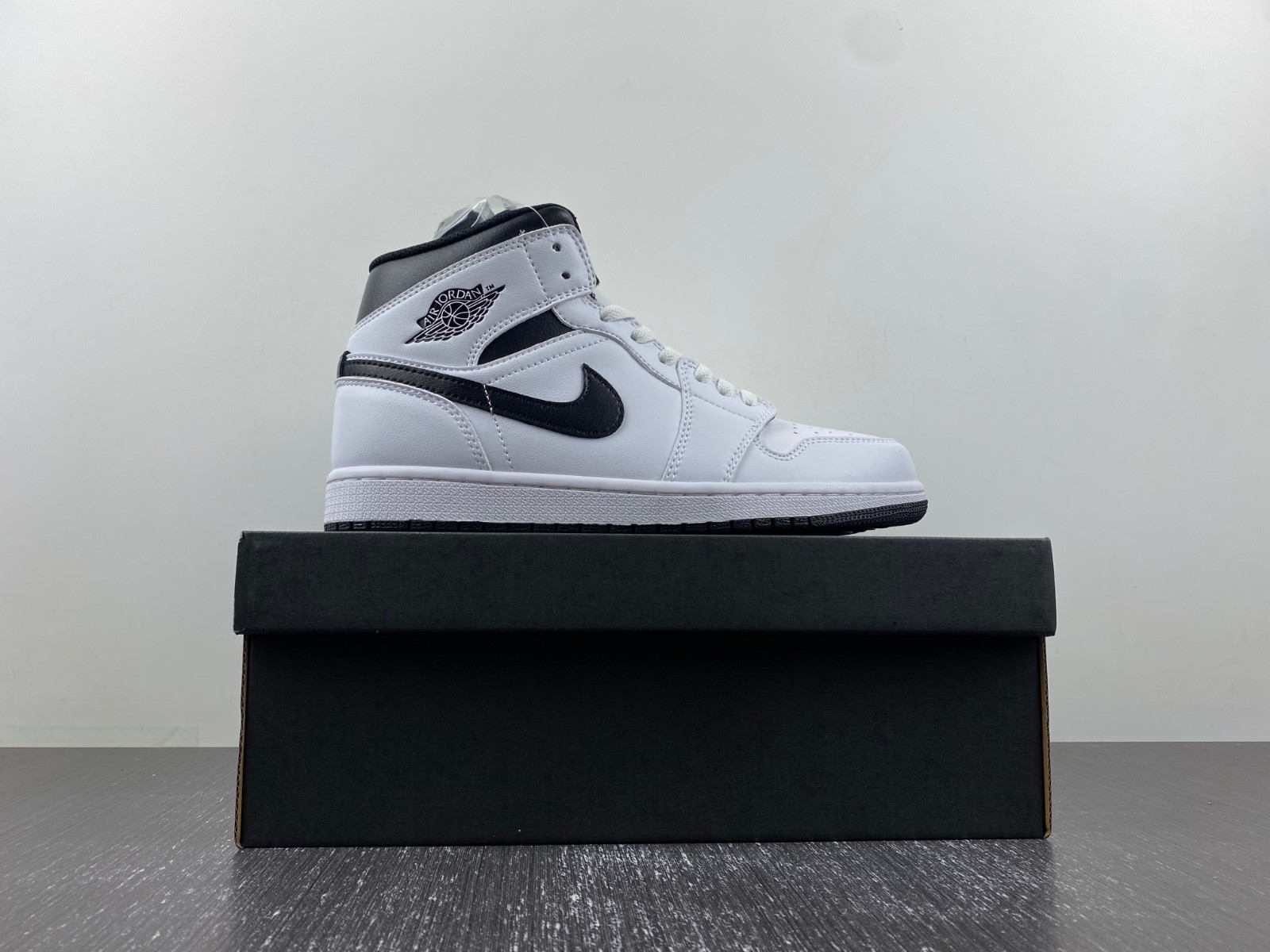 Air Jordan 1 Mid Stromtrooper DQ8426-132