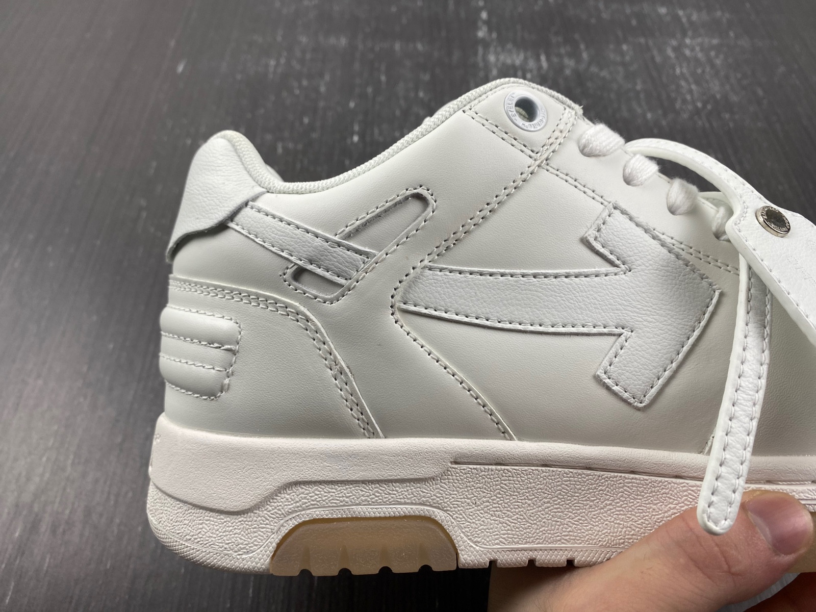 OF™ C/O VIRGIL ABLOH OUT OF OFFICE LOW-TOP LEATHER SNEAKERS ‘OOO“