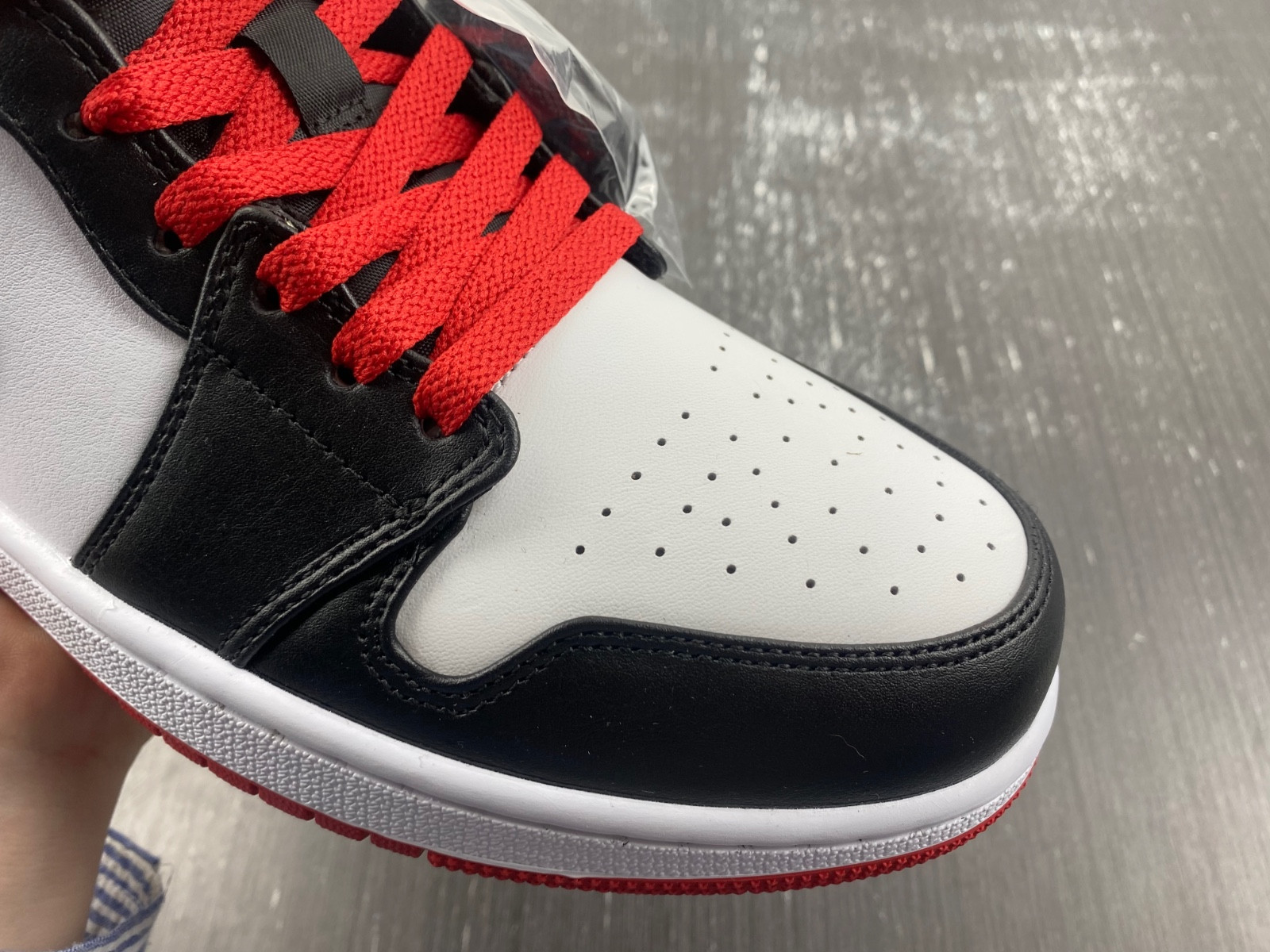 Air Jordan 1 Mid White Gym Red Black DQ8426-106