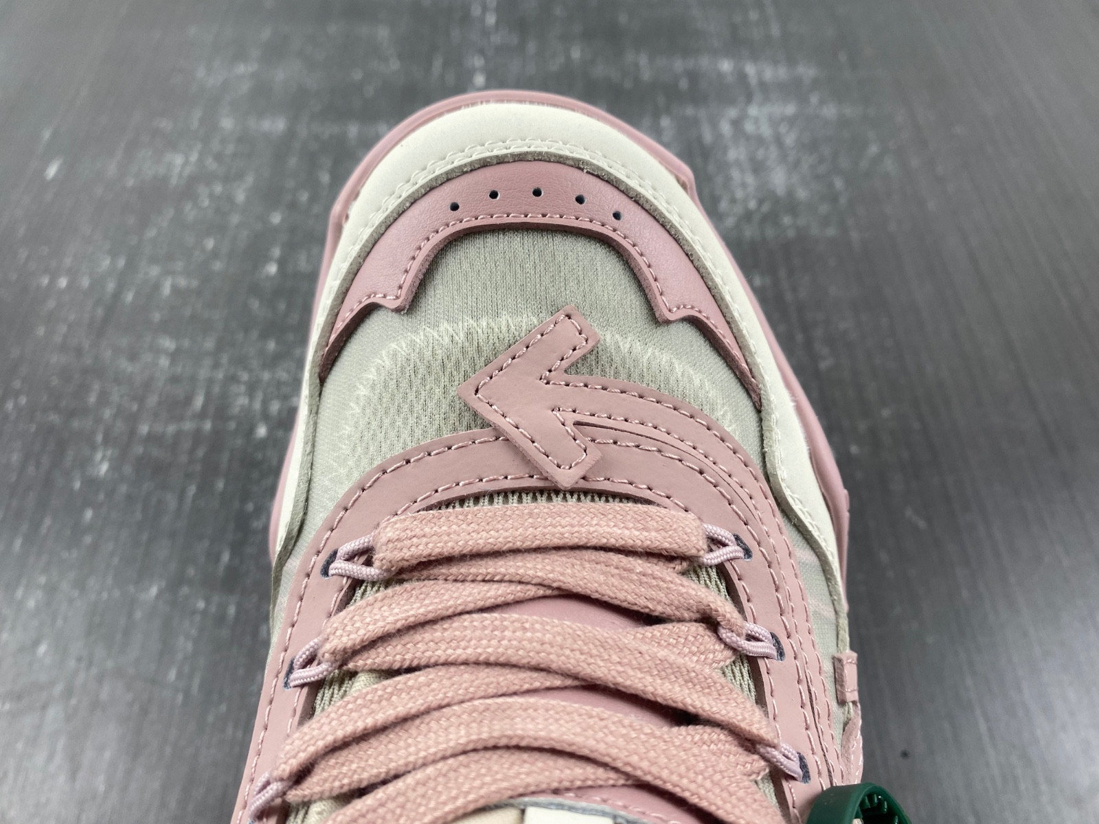 OF C/O ODSY-1000 SNEAKER