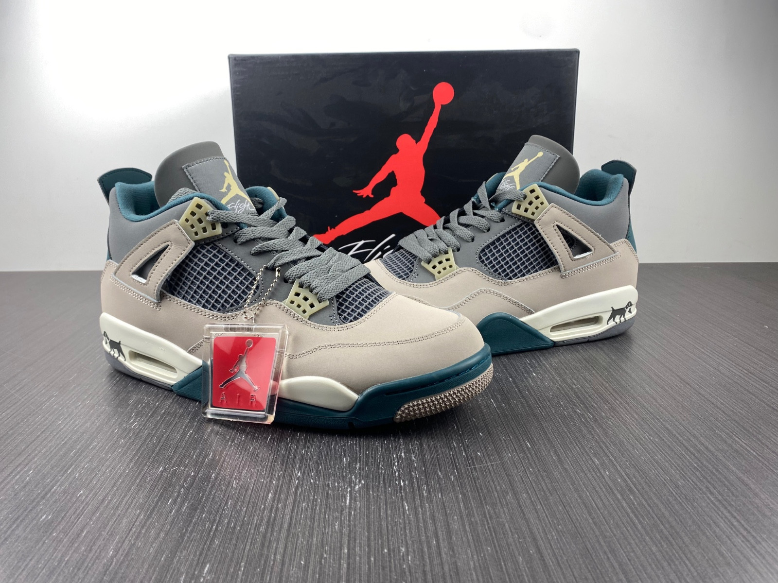 Air Jordan 4 Retro