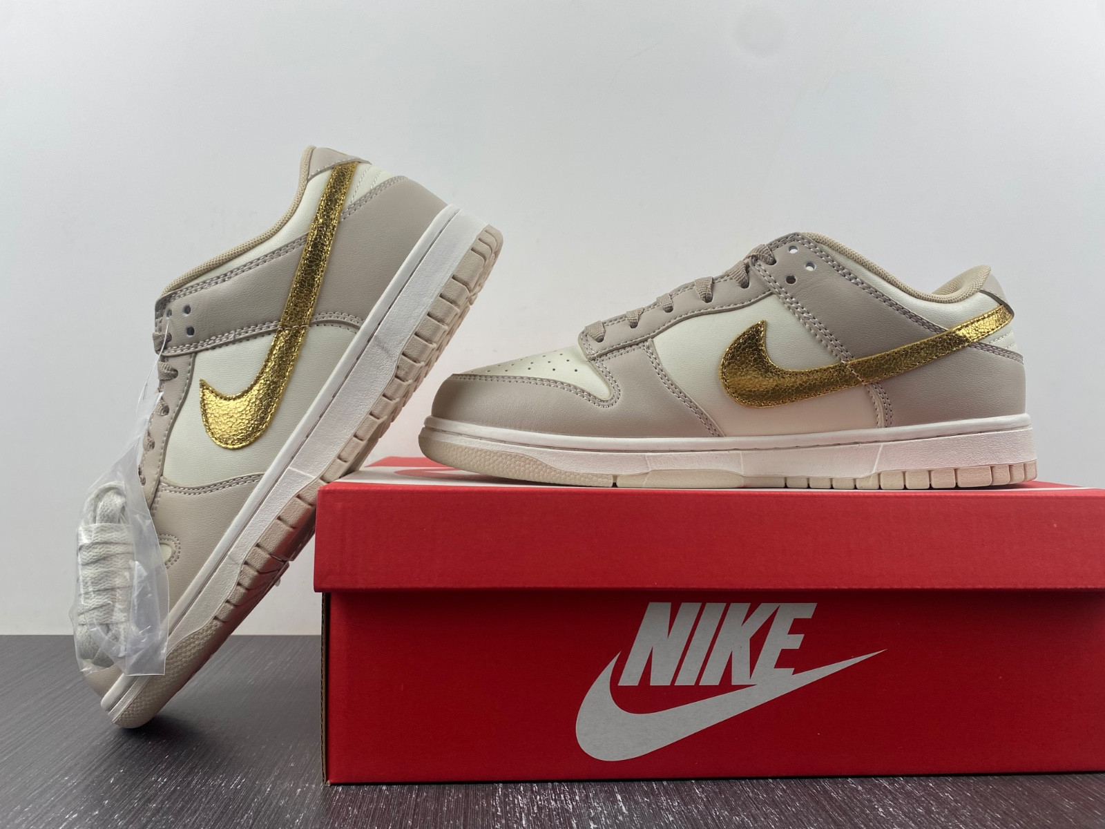 Nike WMNS DUNK LOW