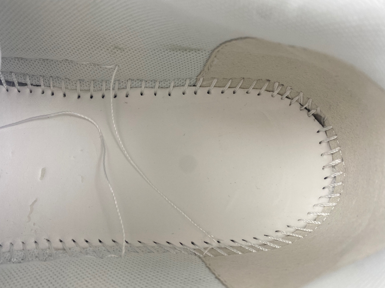 OF™ C/O VIRGIL ABLOH OUT OF OFFICE LOW-TOP LEATHER SNEAKERS ‘OOO“